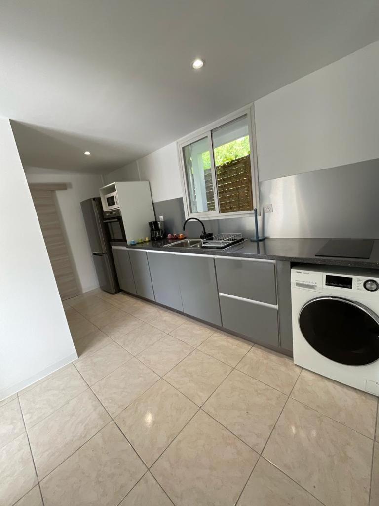 Location Les Flamboyants Apartment Sainte-Anne  Room photo